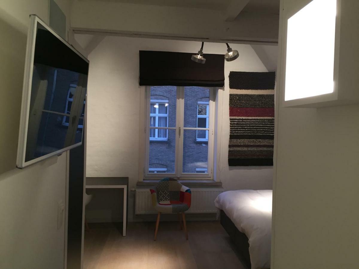 Bed and Breakfast B-Square Brujas Exterior foto